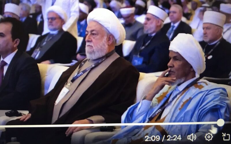 المفتي عسيران يدعو إلى الوحدة للرقي بالأمة خلال مشاركته في مؤتمر بناء الجسور بمكة