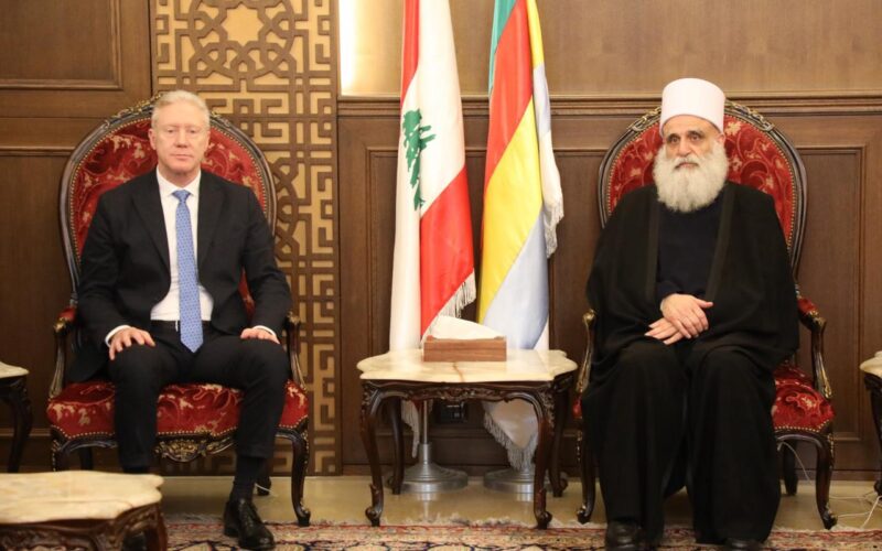 التقى وزير الخارجية والمغتربين يوسف رجي سماحة شيخ العقل لطائفة الموحدين الدروز الدكتور سامي أبي المنى في دار الطائفة في فردان – بيروت
