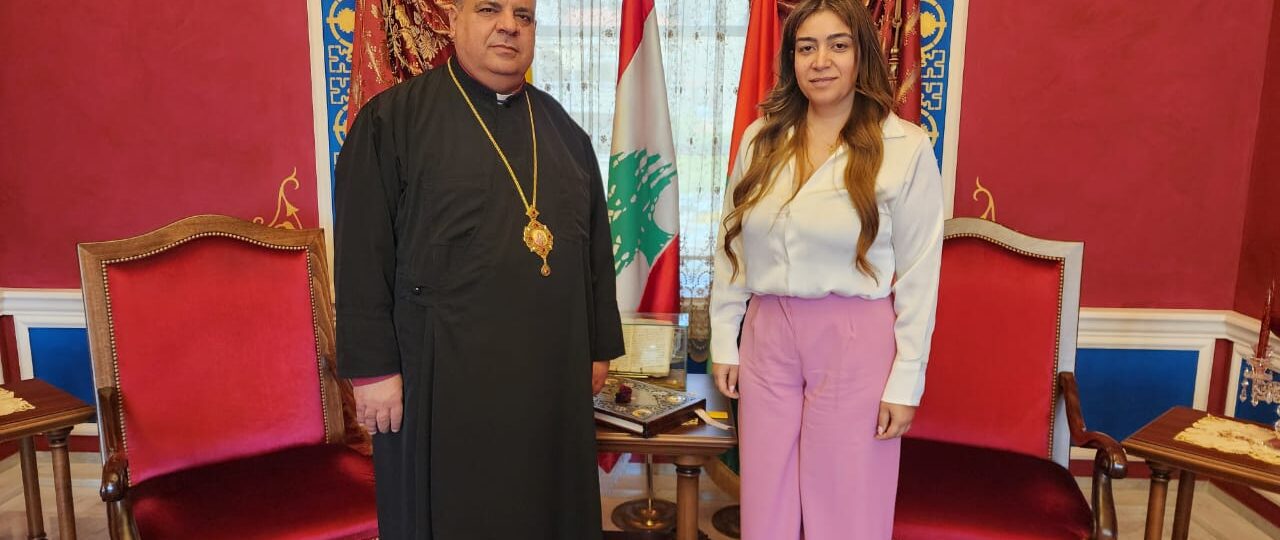 المطران إبراهيم استقبل منسقة لجنة المرأة اللبنانية البطريركية