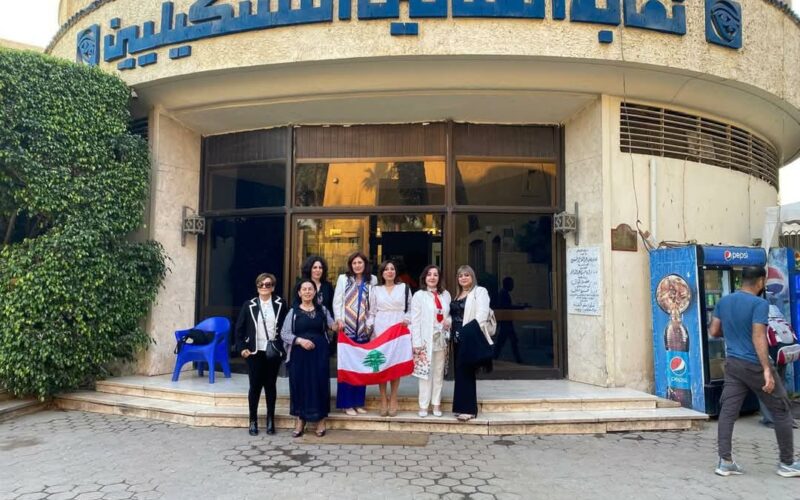 تشكيلية لنادن تابري تشارك في معرض “IWS egypt” بالقاهره