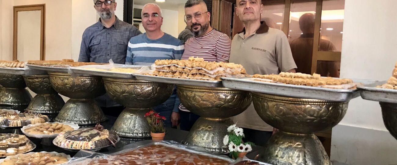 حلويات الجندولين تميز للحلويات الصيداوية ومطعم pearl لؤلؤة قاصدي المدينة