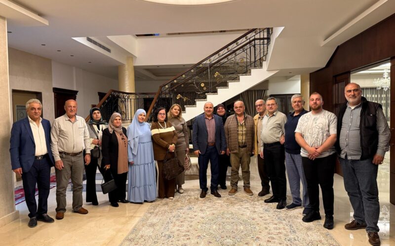 عزام يواصل لقاءاته التشاورية ويستقبل في منزله وفدًا من لجنة ساحة القدس في صيدا مؤكدًا عل أهمية تنمية المدينة على كافة الصعد